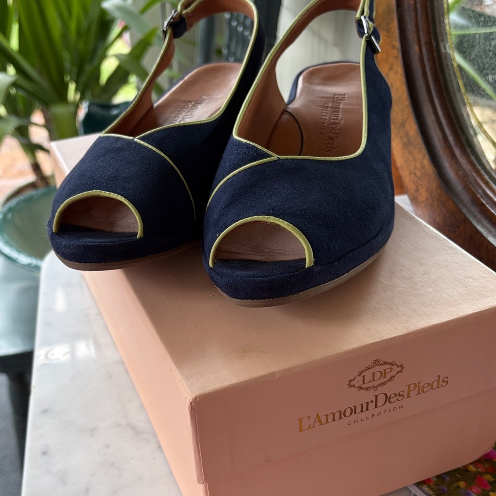 L’Amour Des Pineda Elegant Navy Suede Slingback Wedge Sandals - Picture 3 of 12